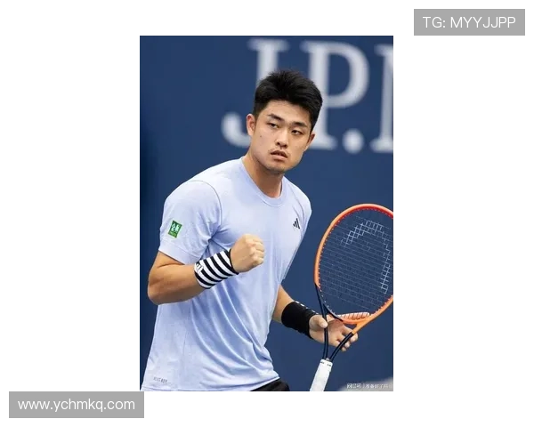 中国新星横扫世界名将强势晋级网球大师赛四强引发球迷热议