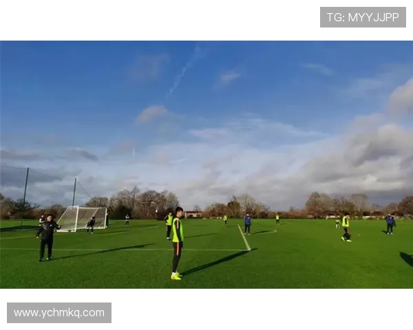 雷丁俱乐部新赛季运营进展与球队重建方向深度解析青训规划与未来目标